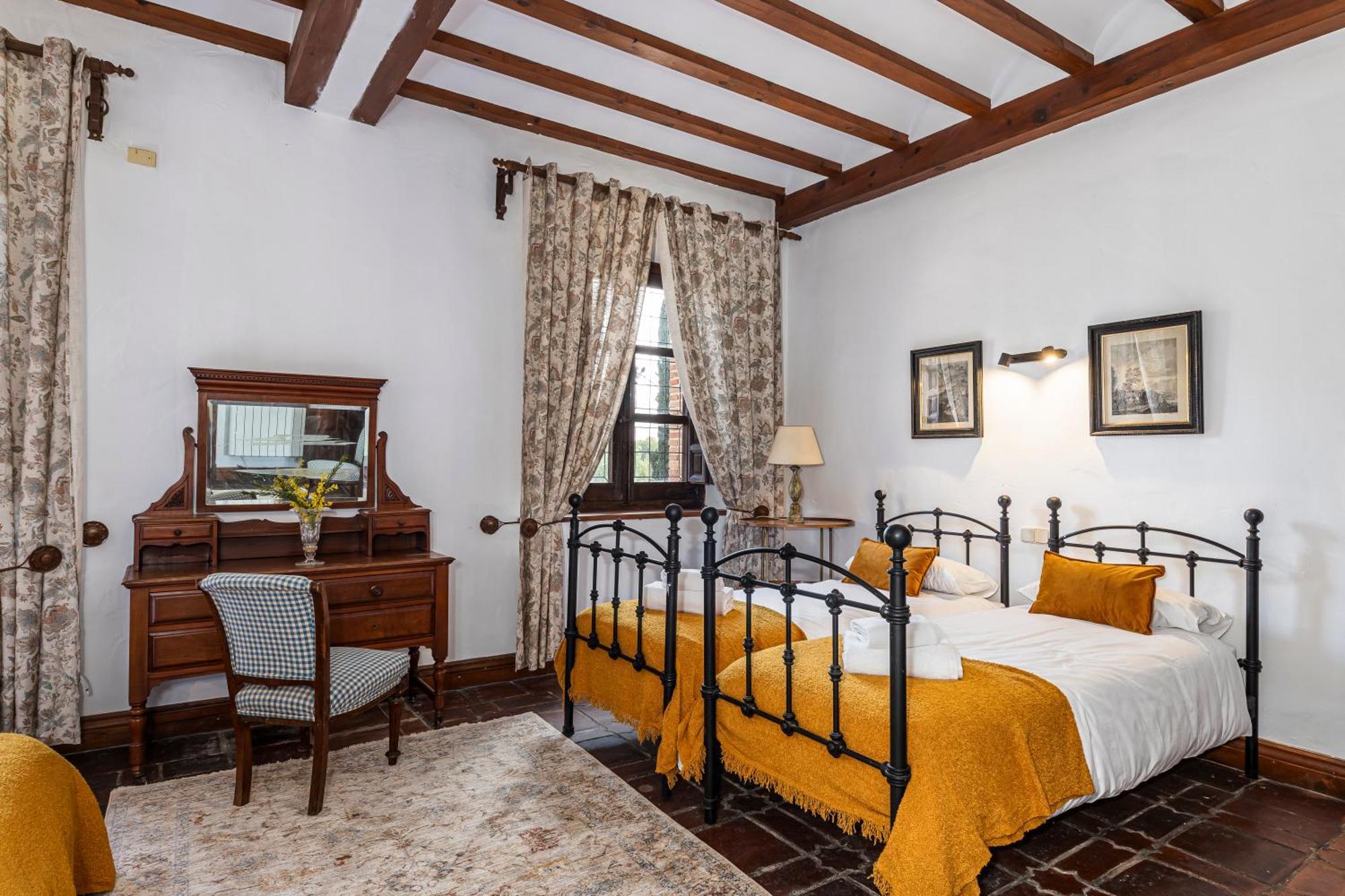 Queens Hacienda Alamedilla Toledo Hotel