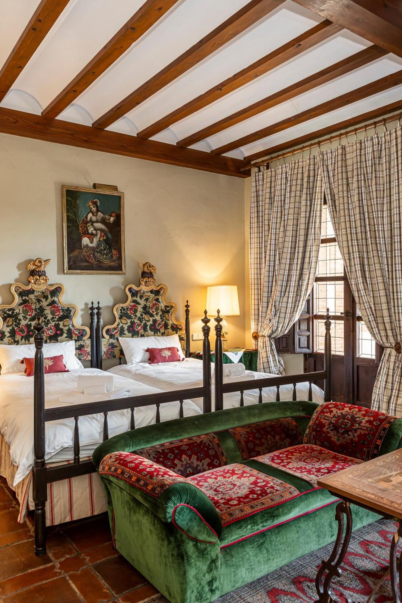 Queens Hacienda Alamedilla Toledo * Arges