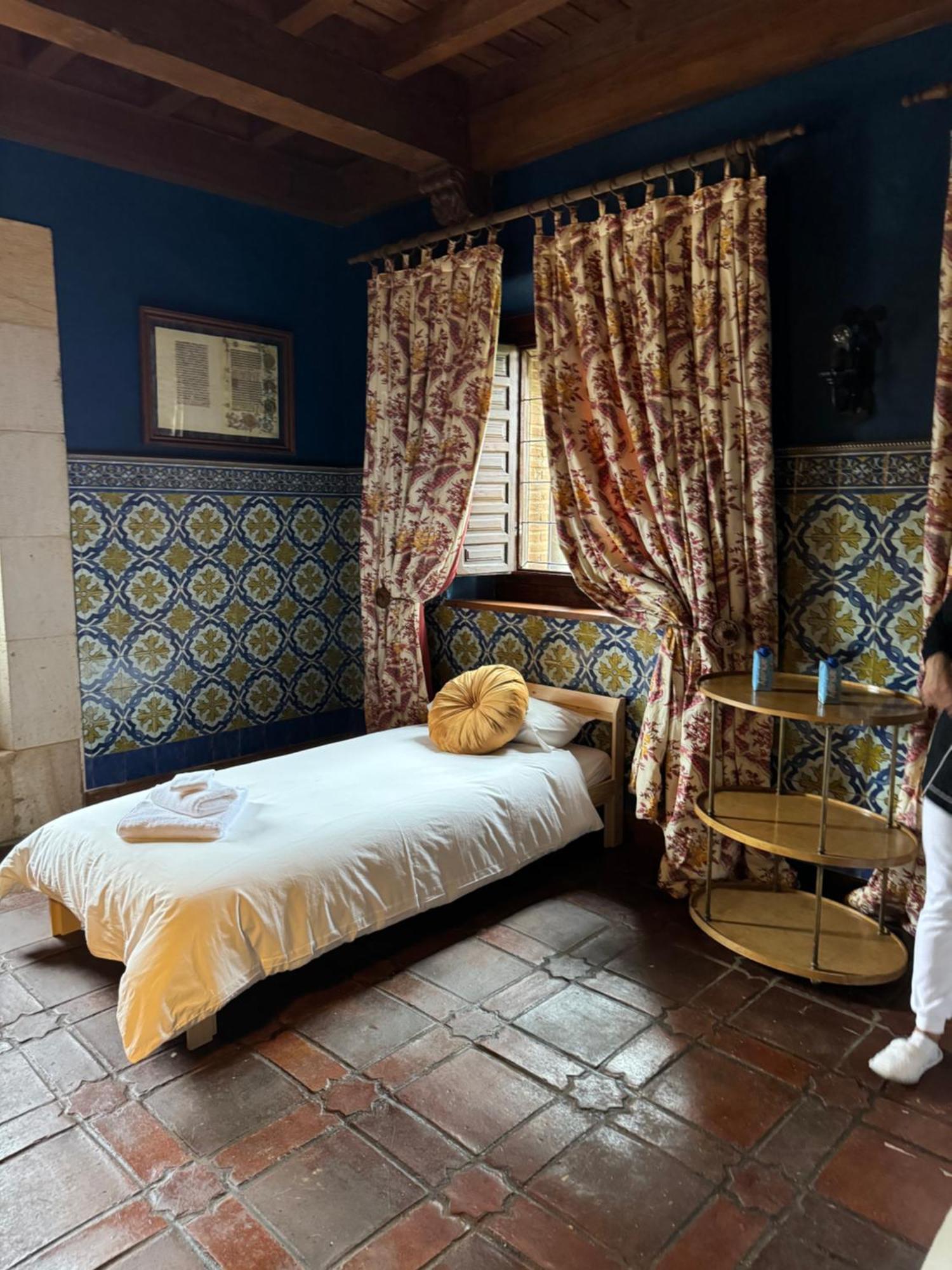 Queens Hacienda Alamedilla Toledo * Arges